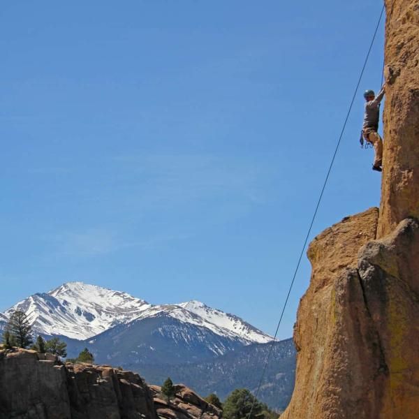 bachelor_bachelorette_11_rock_climbing