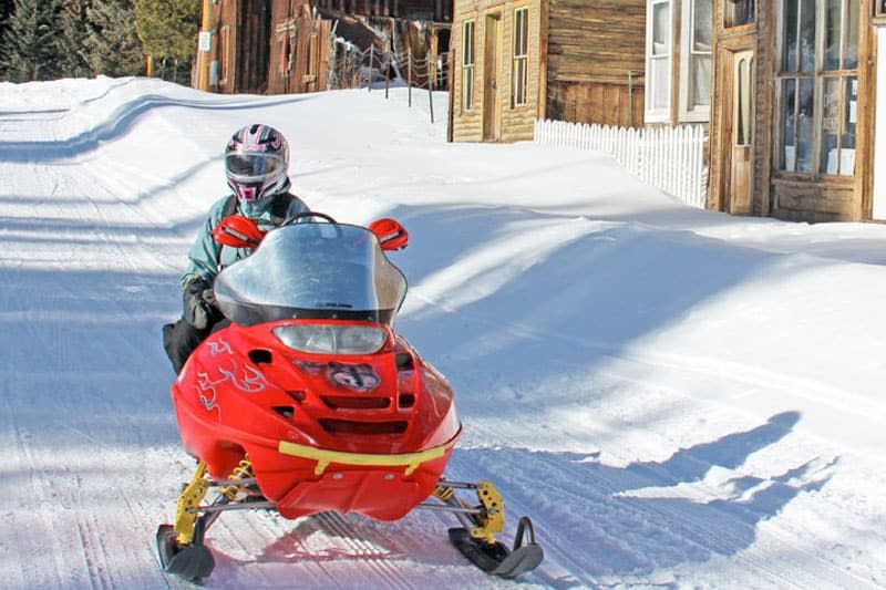 snowmobiling_st_elmo_tin_cup